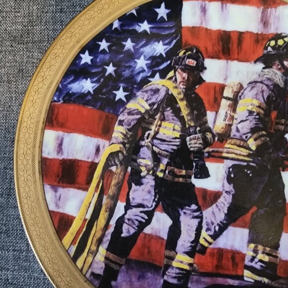 Bradford Exchange Mark Manwaring Visions Of Valor Series "Duty" Collector Plate - Picture 3 of 8